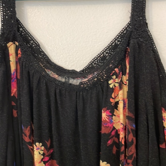 Mudd large black floral print open shoulder blouse bell sleeves lace trim - Picture 2 of 8